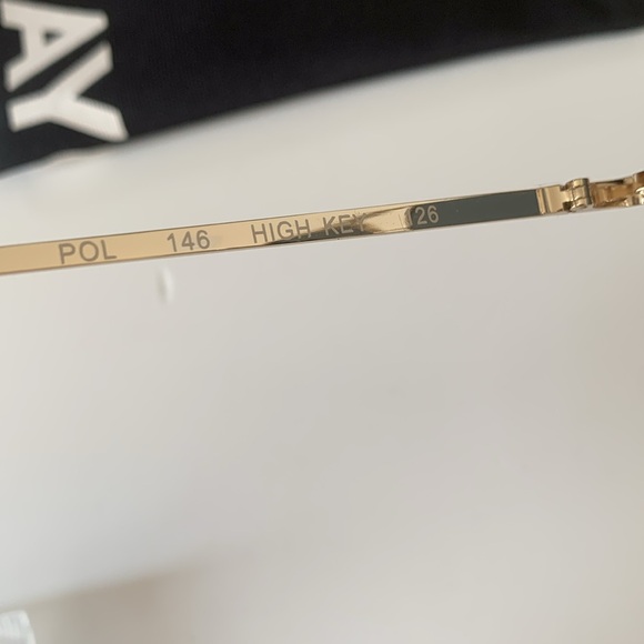 Quay - Sunglasses for Men & Women, Aviator Lenses with UV Protection - Picture 4 of 8